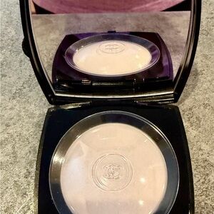 CHANEL Radiant Setting Powder - Soft Cream